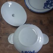 Série de plats Badonviller Fleurs bleues