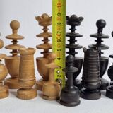 Vintage chess set, late 19th - early 20th century, in carved turned wood, 9 cm