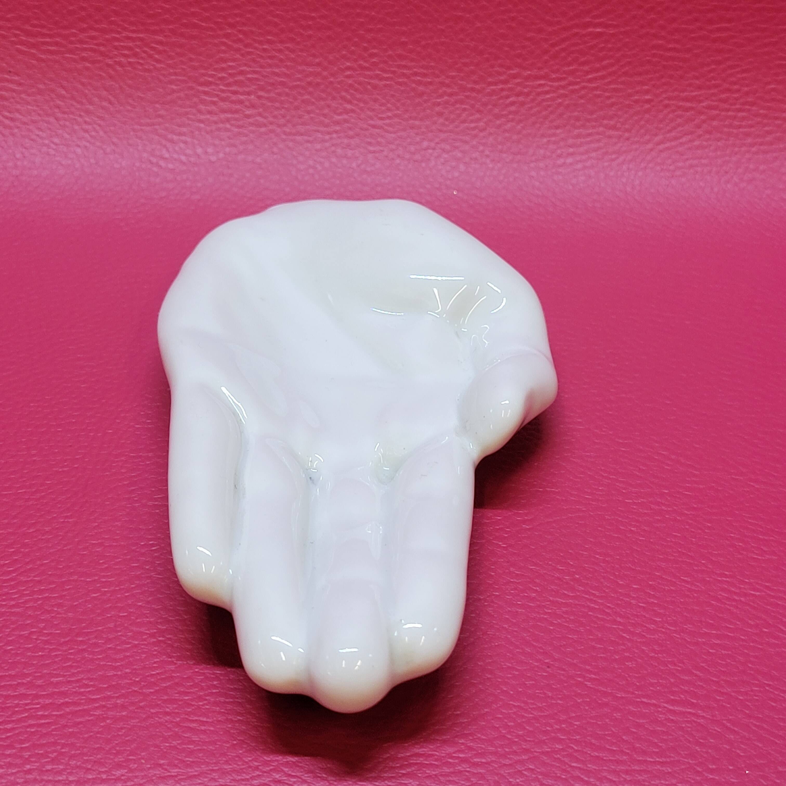 Empty White Porcelain Pocket in the Shape of a Vintage Hand