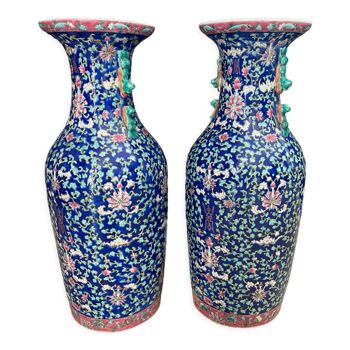 Pair of Chinese porcelain vases from the late 19th century