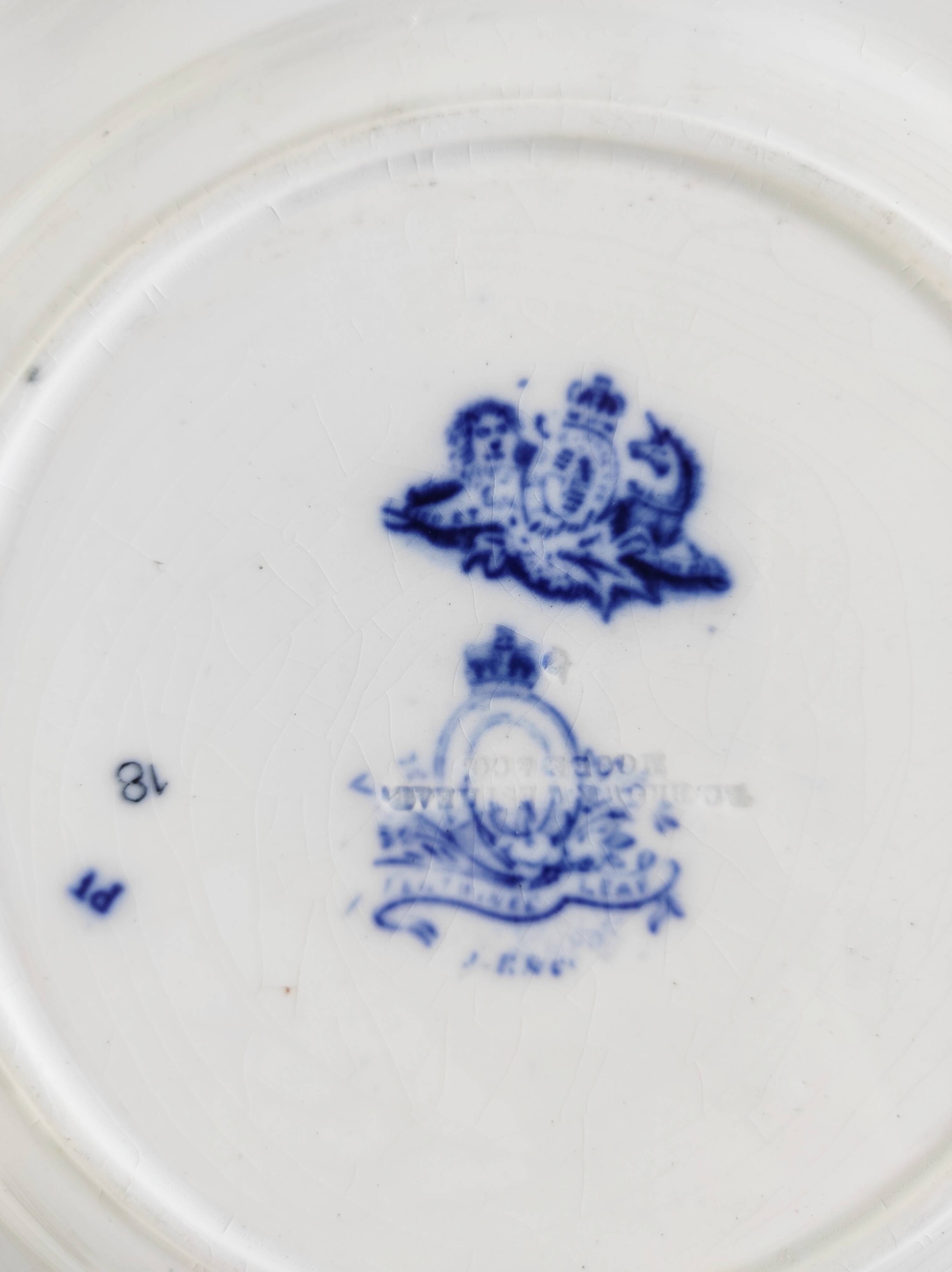 Pair of English earthenware plates, leaf pattern.