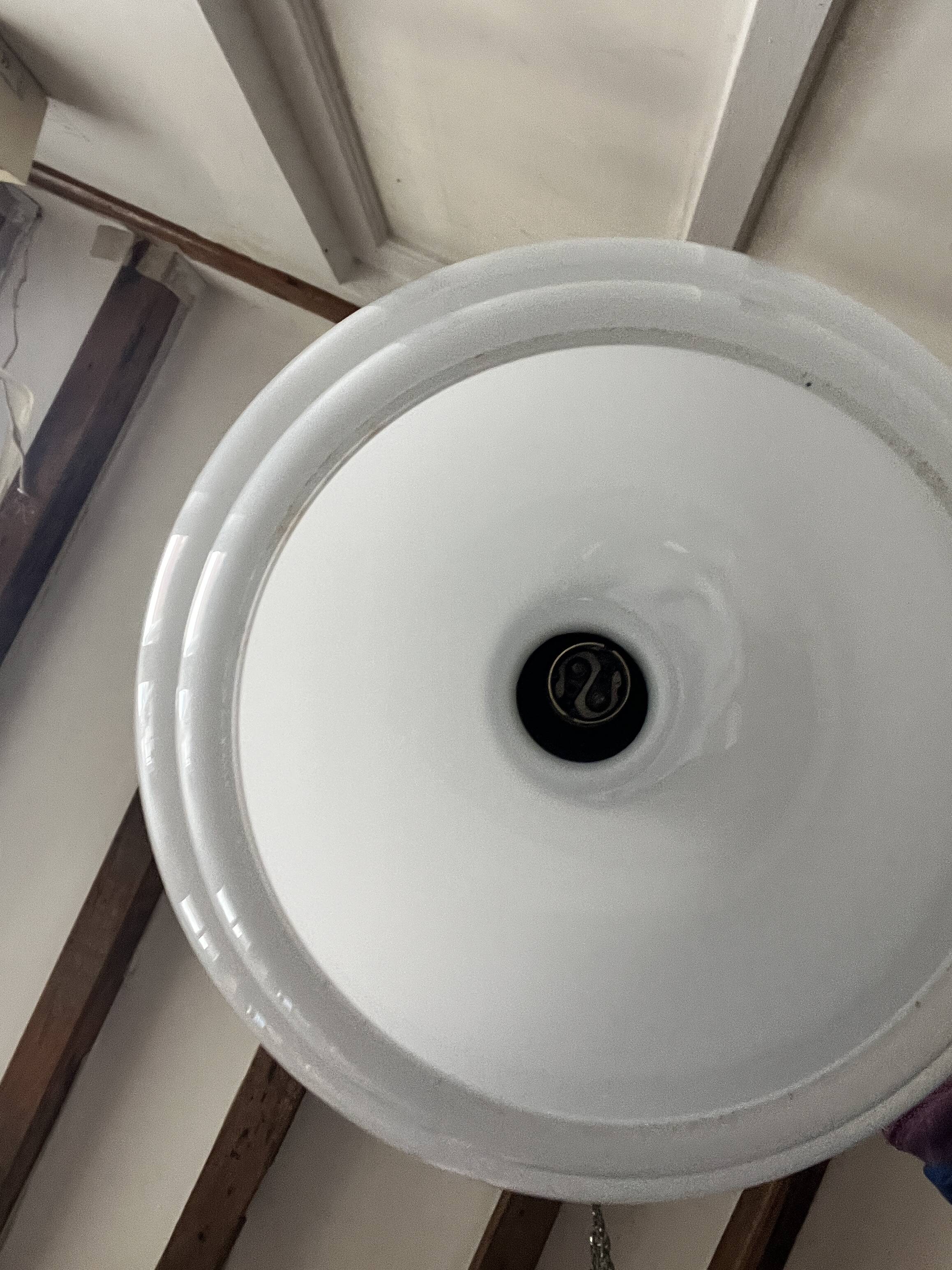 Opaline suspension