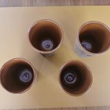 Suite of 4 vintage mugs