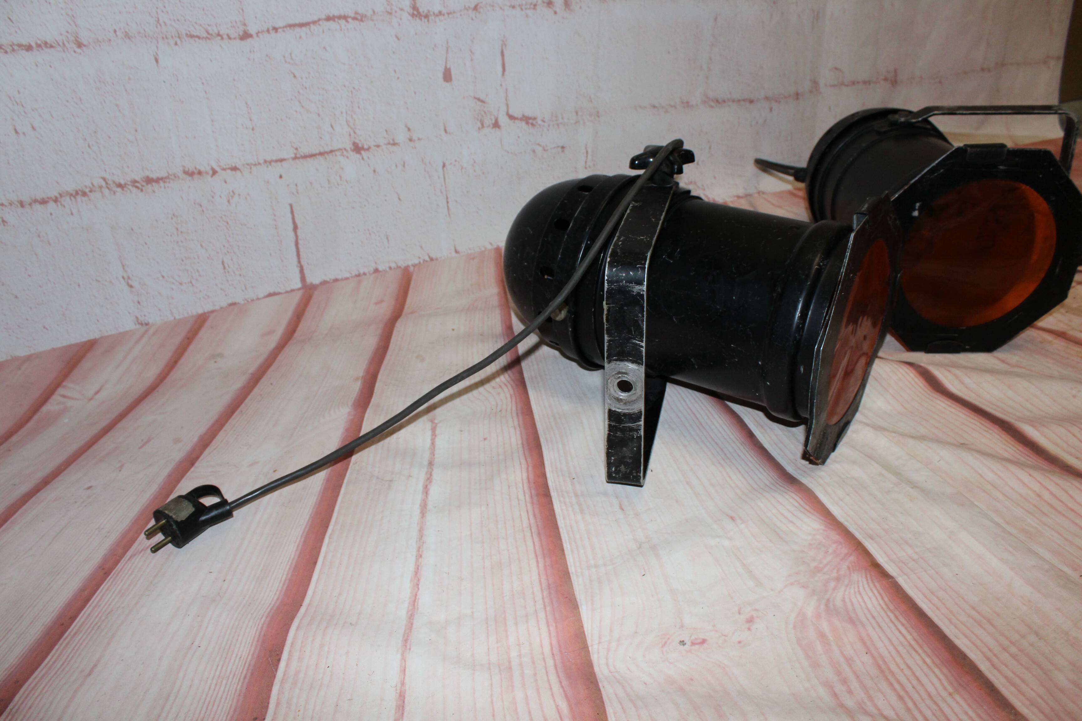 Old projectors, cinema lamps,