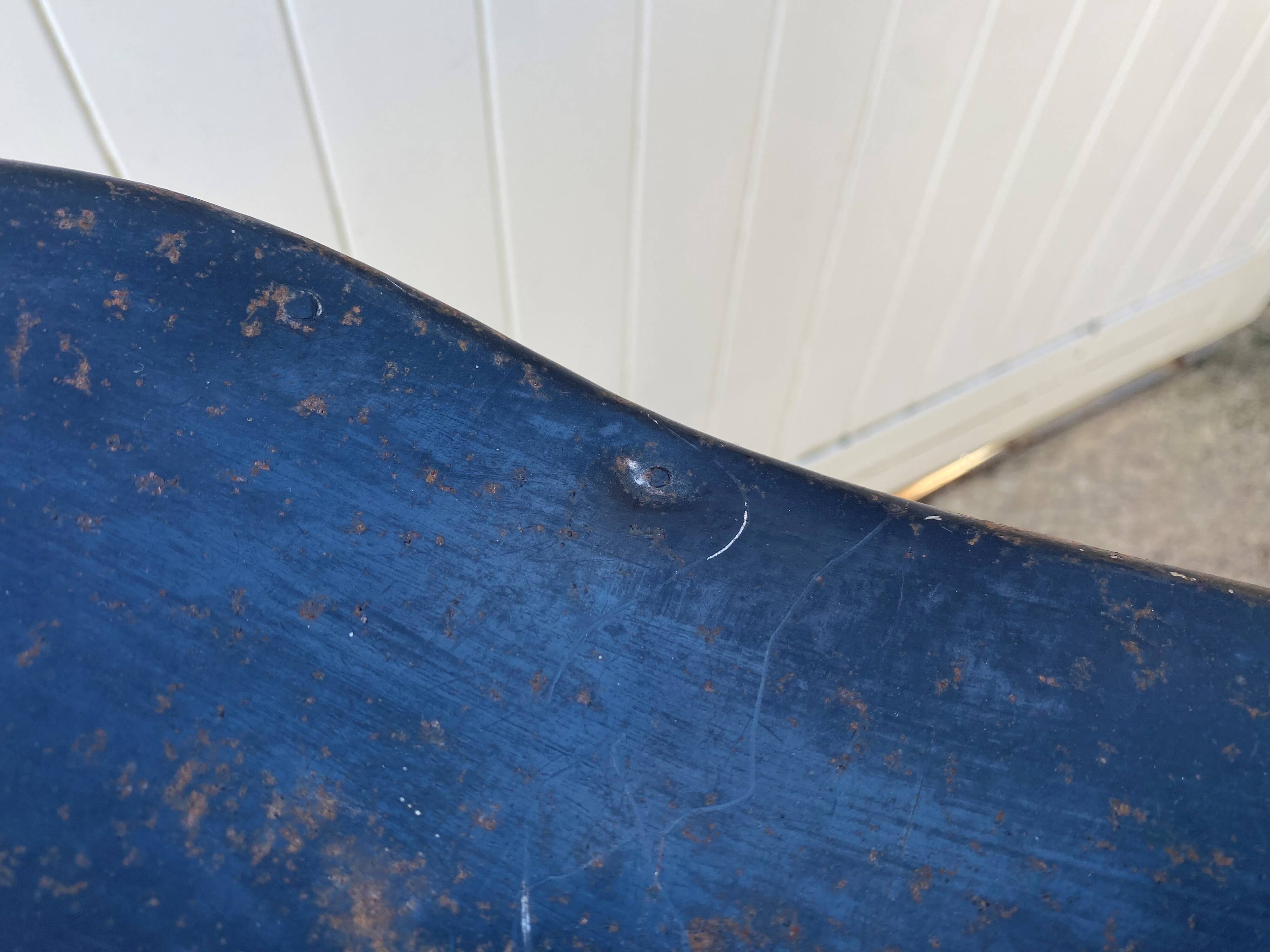 Paire de tabourets de bar pivotants artisanaux en métal de style industriel, 1950