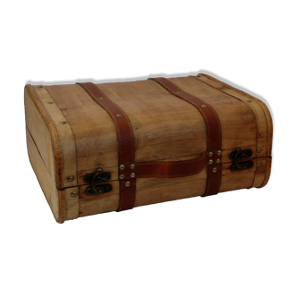 Small suitcase, wooden box