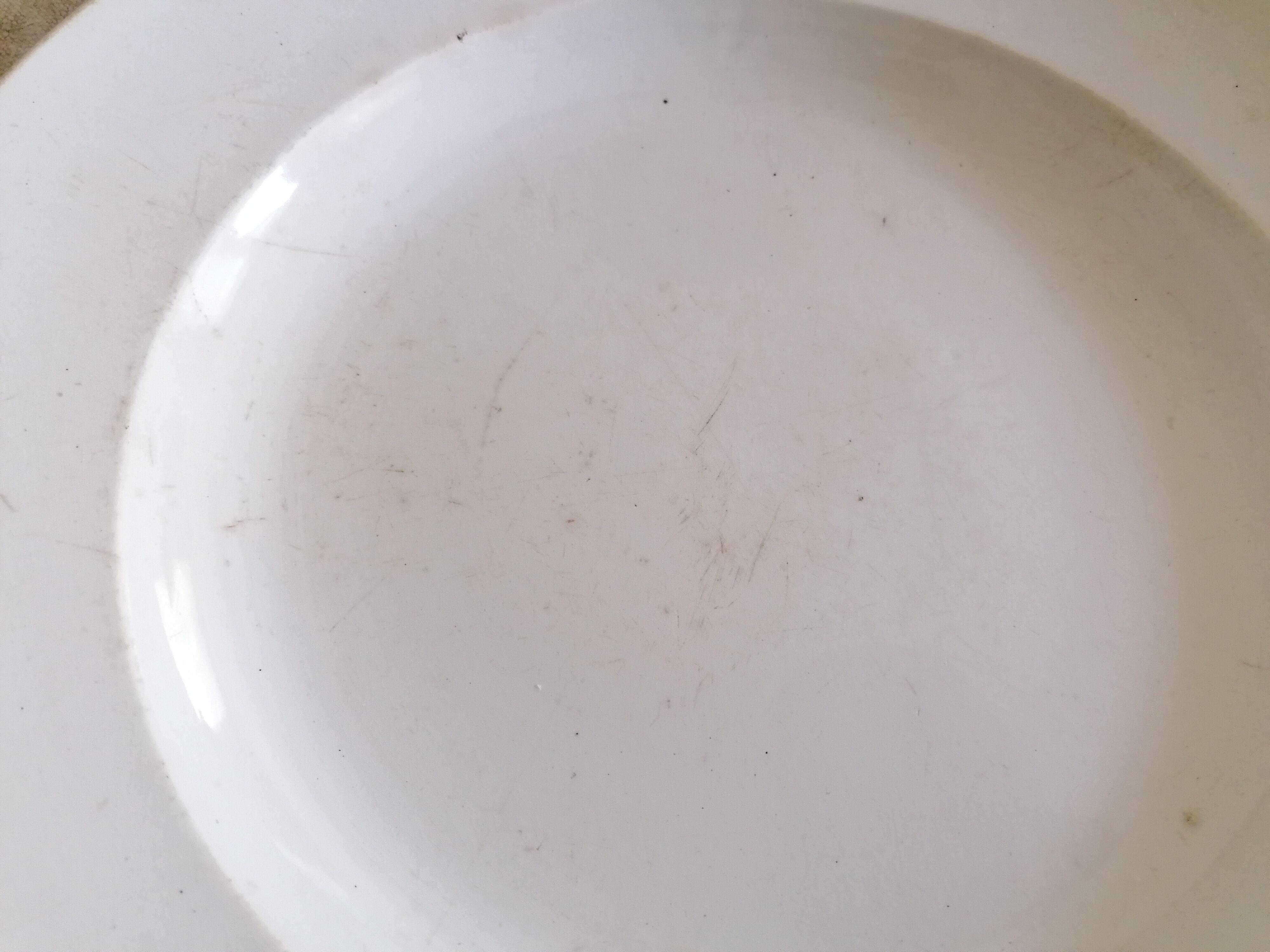 Round dish Old man Bordeaux