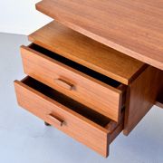 Bureau flottant en teck G Plan vintage. Livraison. Moderne / milieu du siècle.