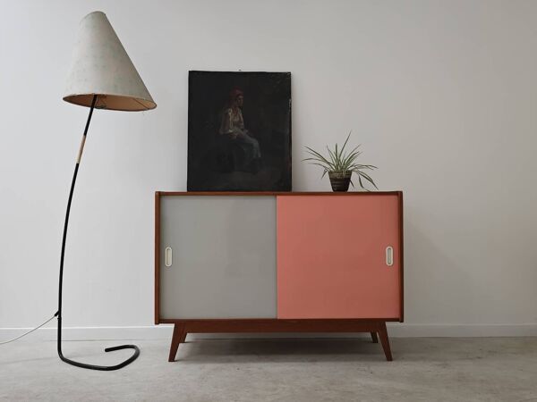 Buffet commode U-452 rose par Jiri Jiroutek pour Interier Praha 1960