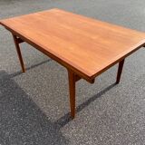 Niels calf otto dining table with extensions