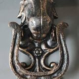 Antique style door knocker/knocker. Horse head/Horseshoe. Cast iron with old gold patina