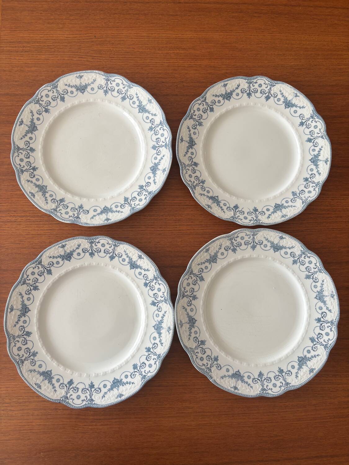 Set of 4 Royal Doulton Joséphine model dinner plates – blue decoration