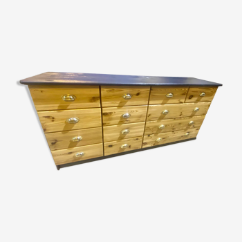 Chest of drawers