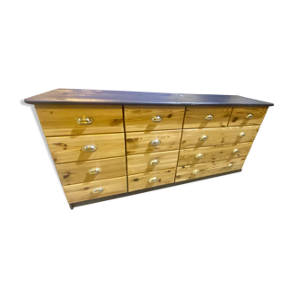 Chest of drawers