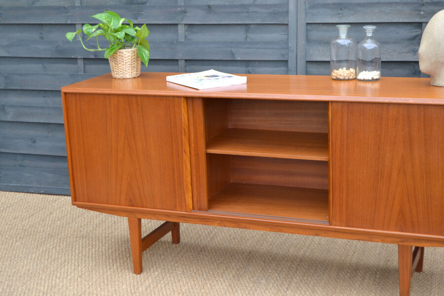 Danish sideboard to sliding doors * 165 cm