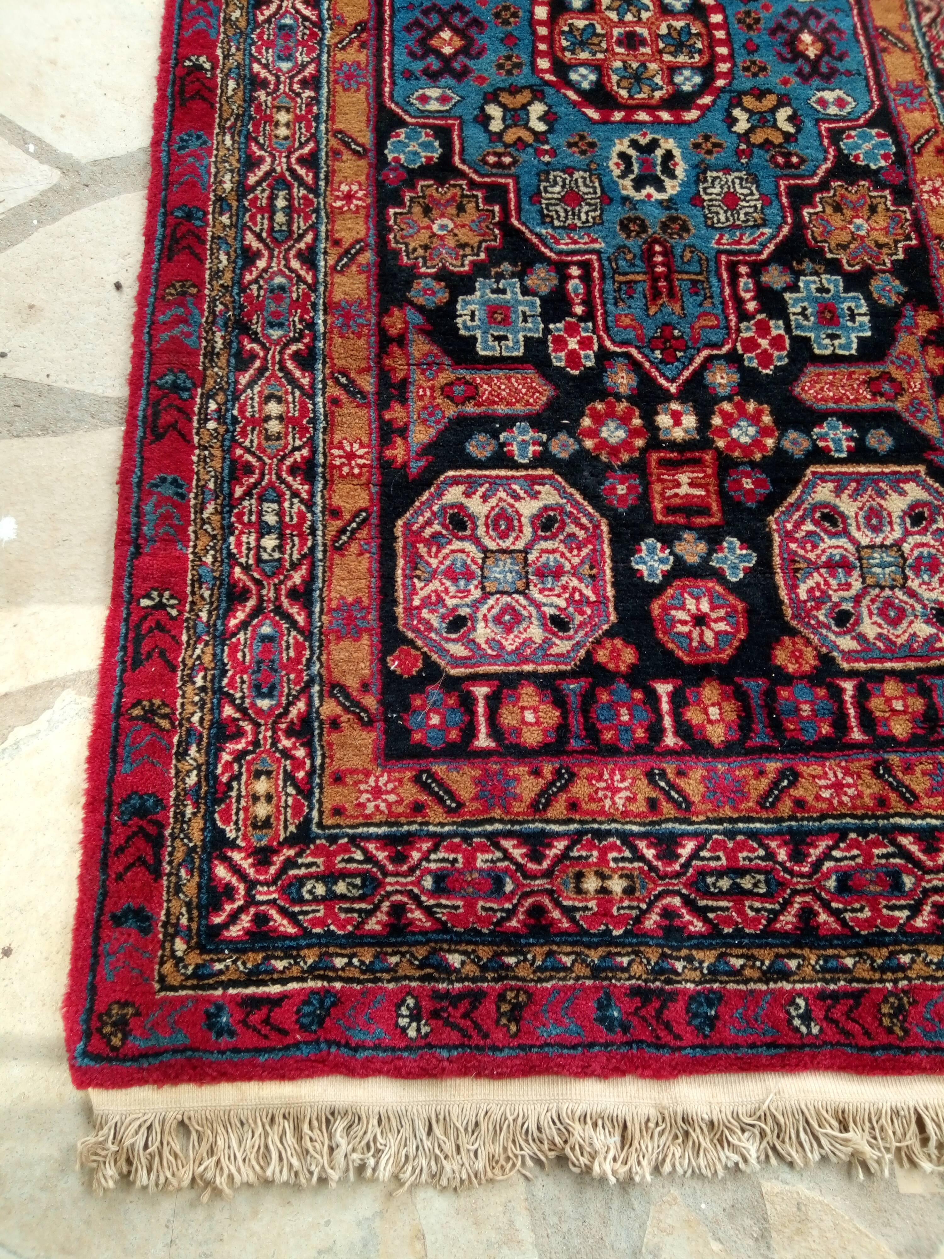 Old oriental rug made hands. 181 x 90cm