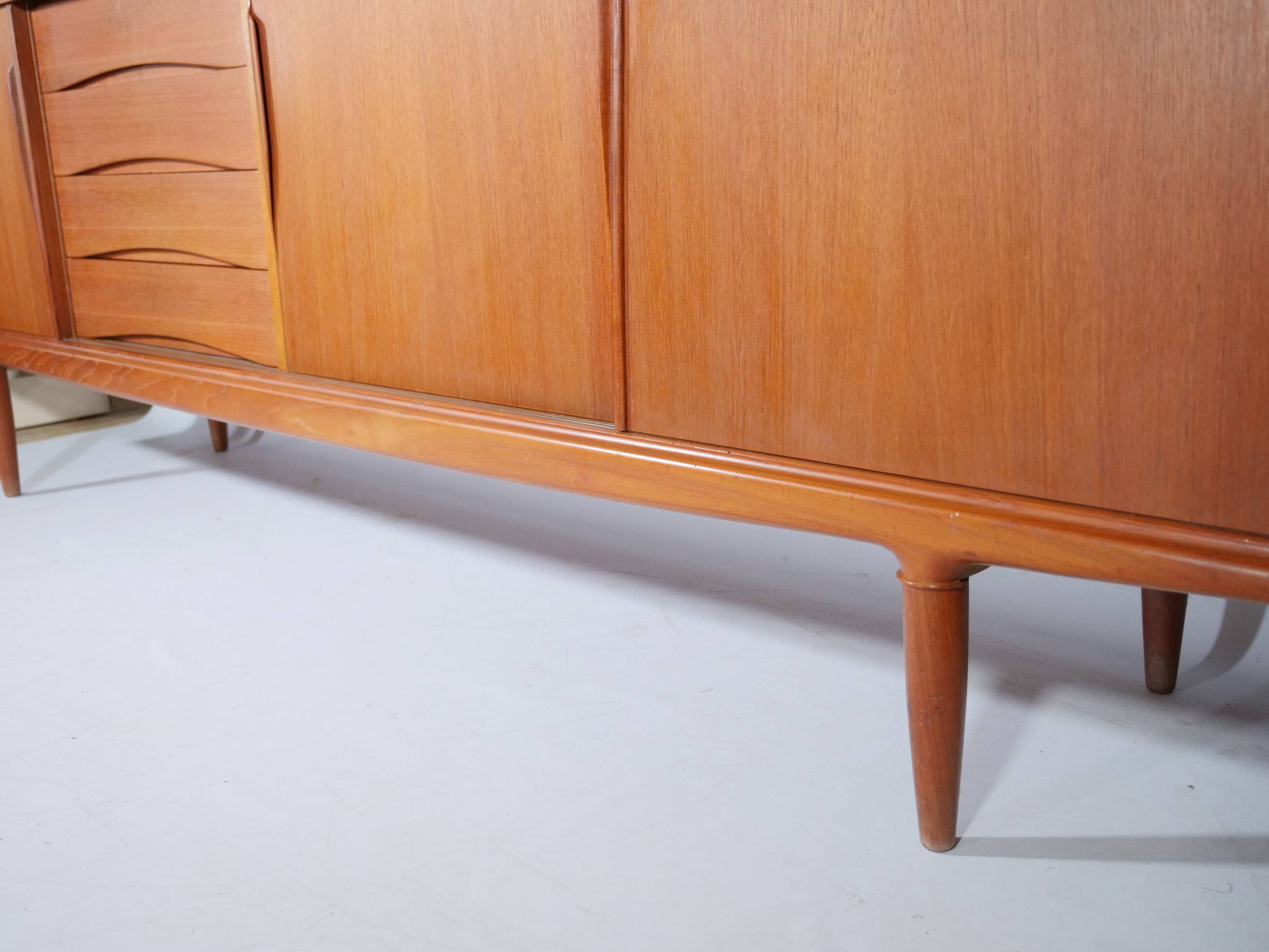 Enfilade design danois en teck de Gunni Omann Modèle 13, 1960s