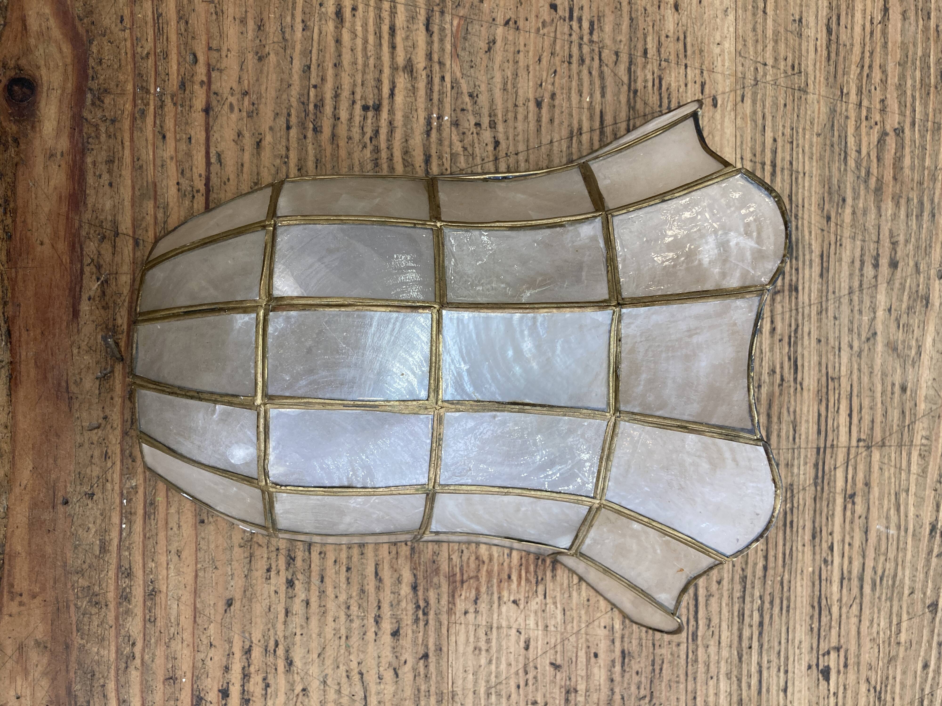 Wall lamp in mother-of-pearl and brass