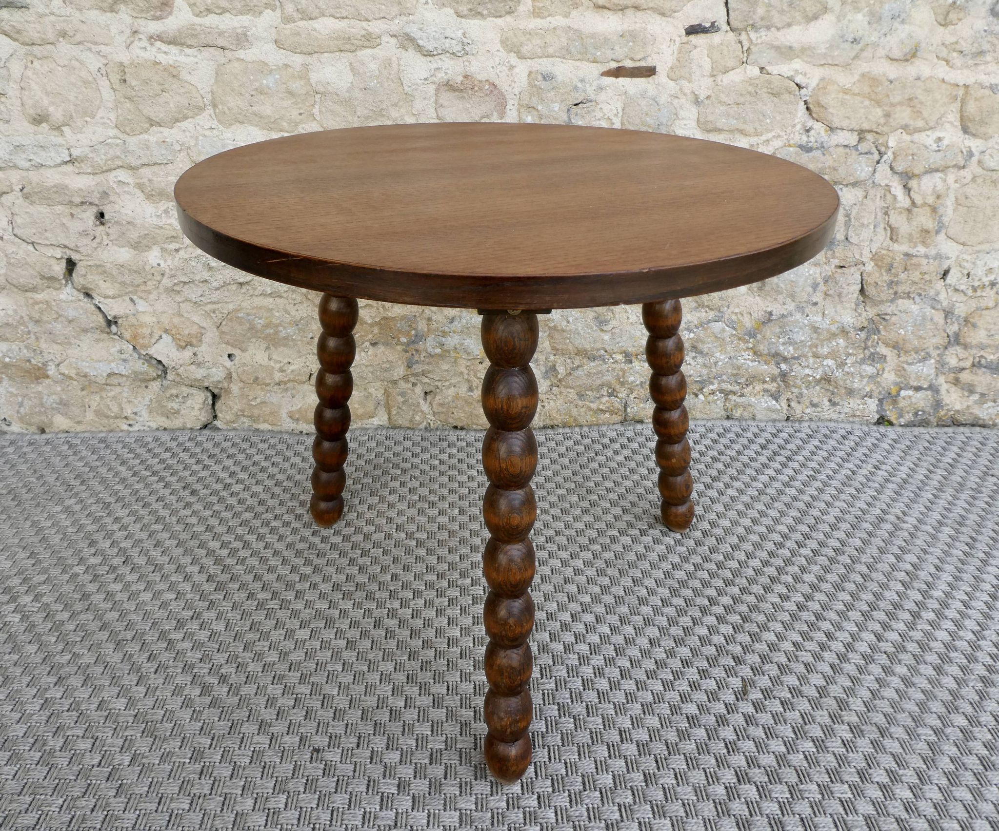 Tripod gueridon with turned wooden legs