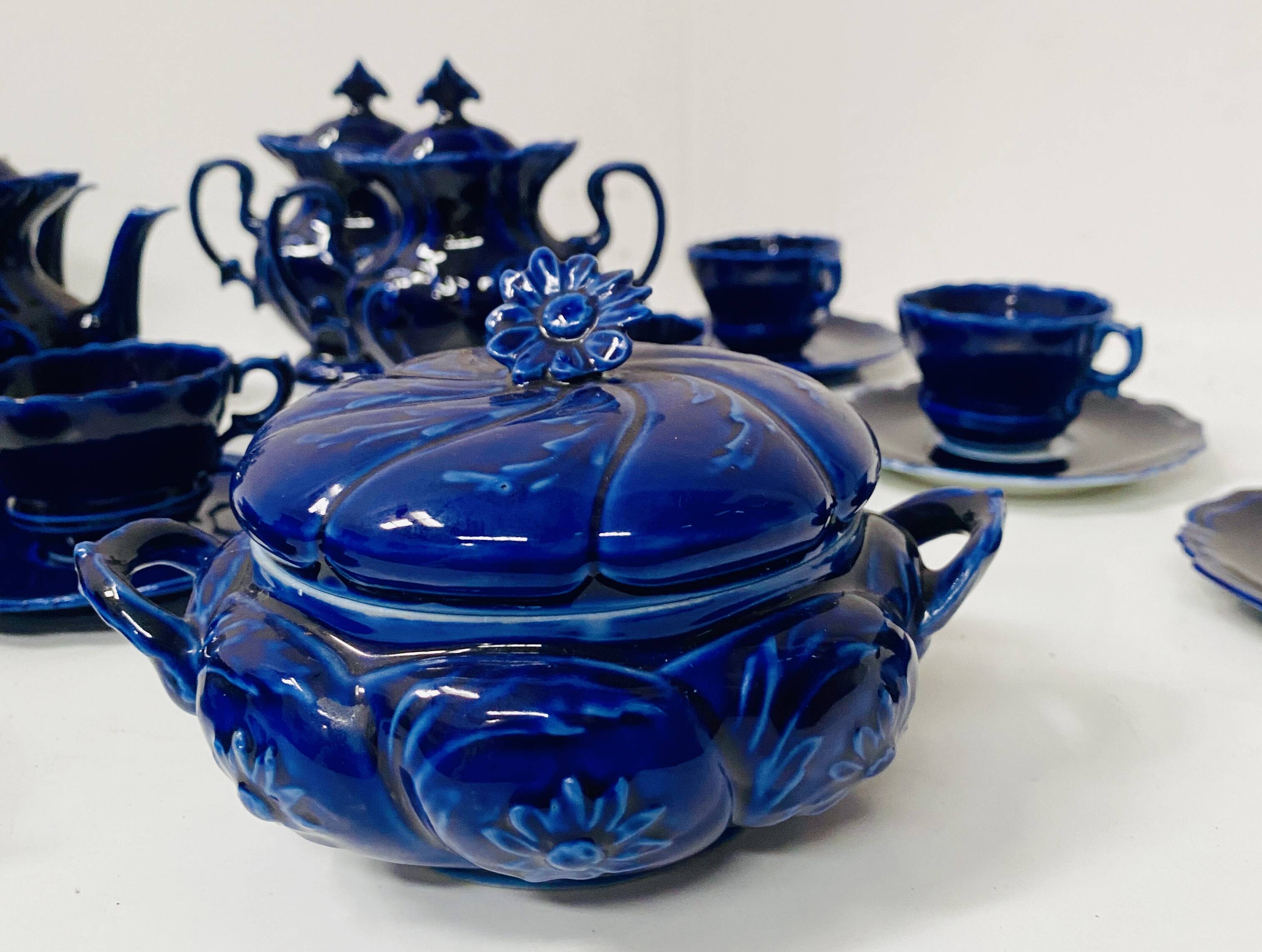 Art Deco tea and coffee service in polychrome earthenware, 20th century