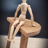 Tripod stool half moon light