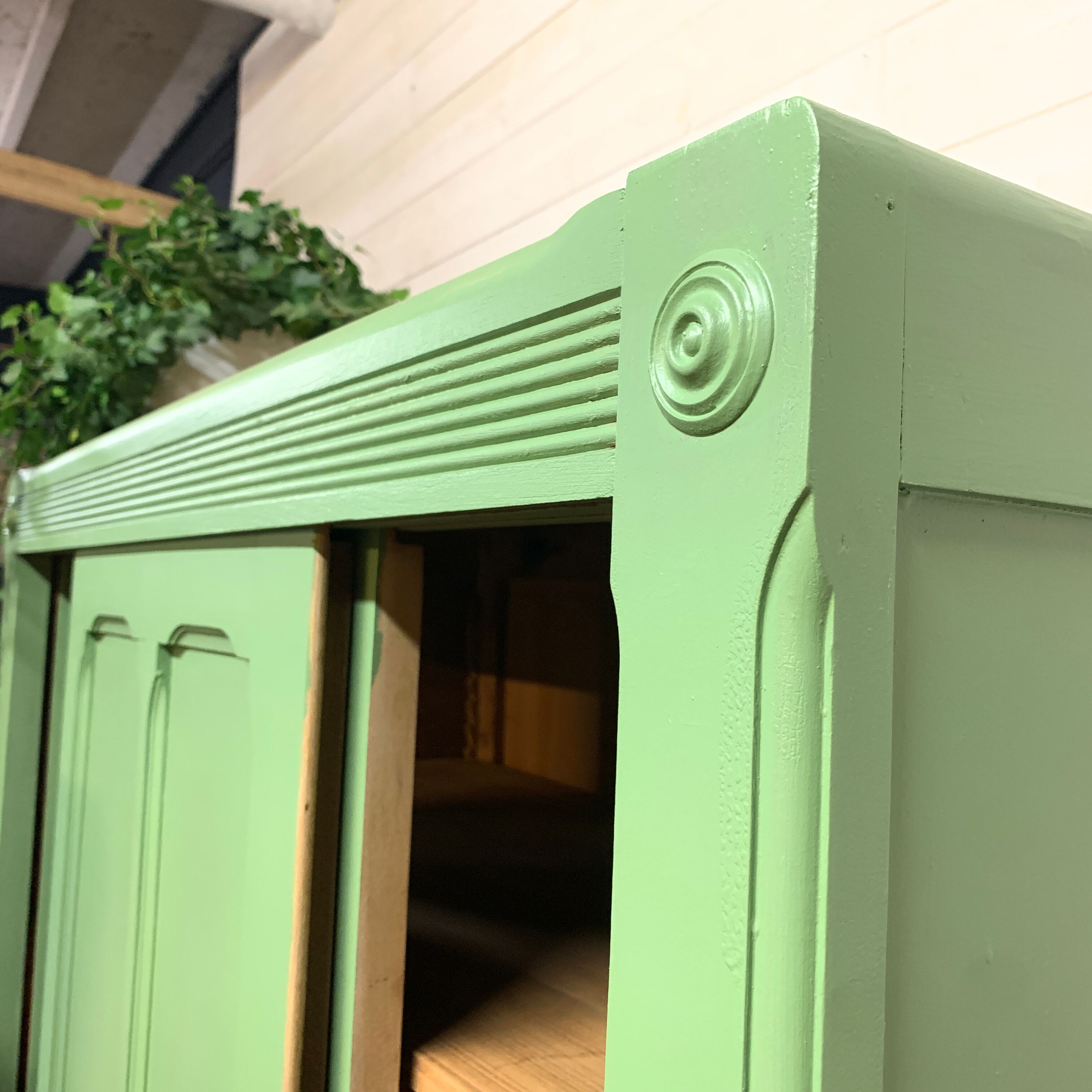 Parisian wardrobe with sliding doors