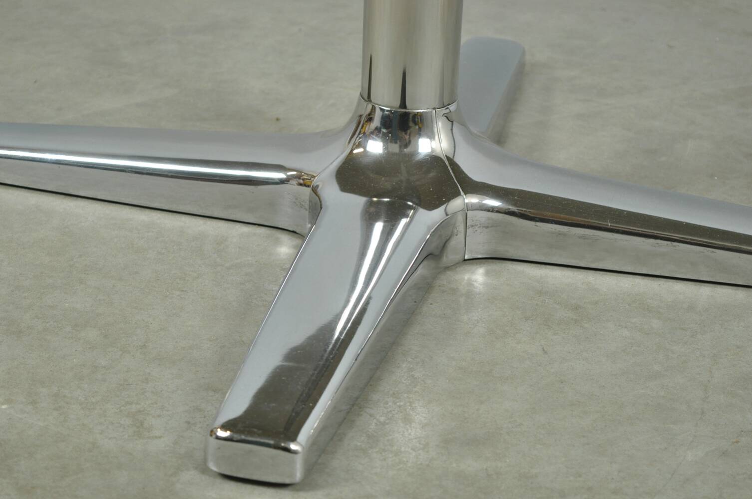 Modern vintage dining table with chrome star base by pastoe, 1970s