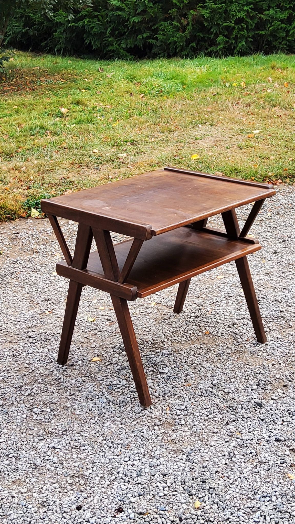 Table d’appoint vintage des années 50 en hêtre chêne et peuplier pieds compas