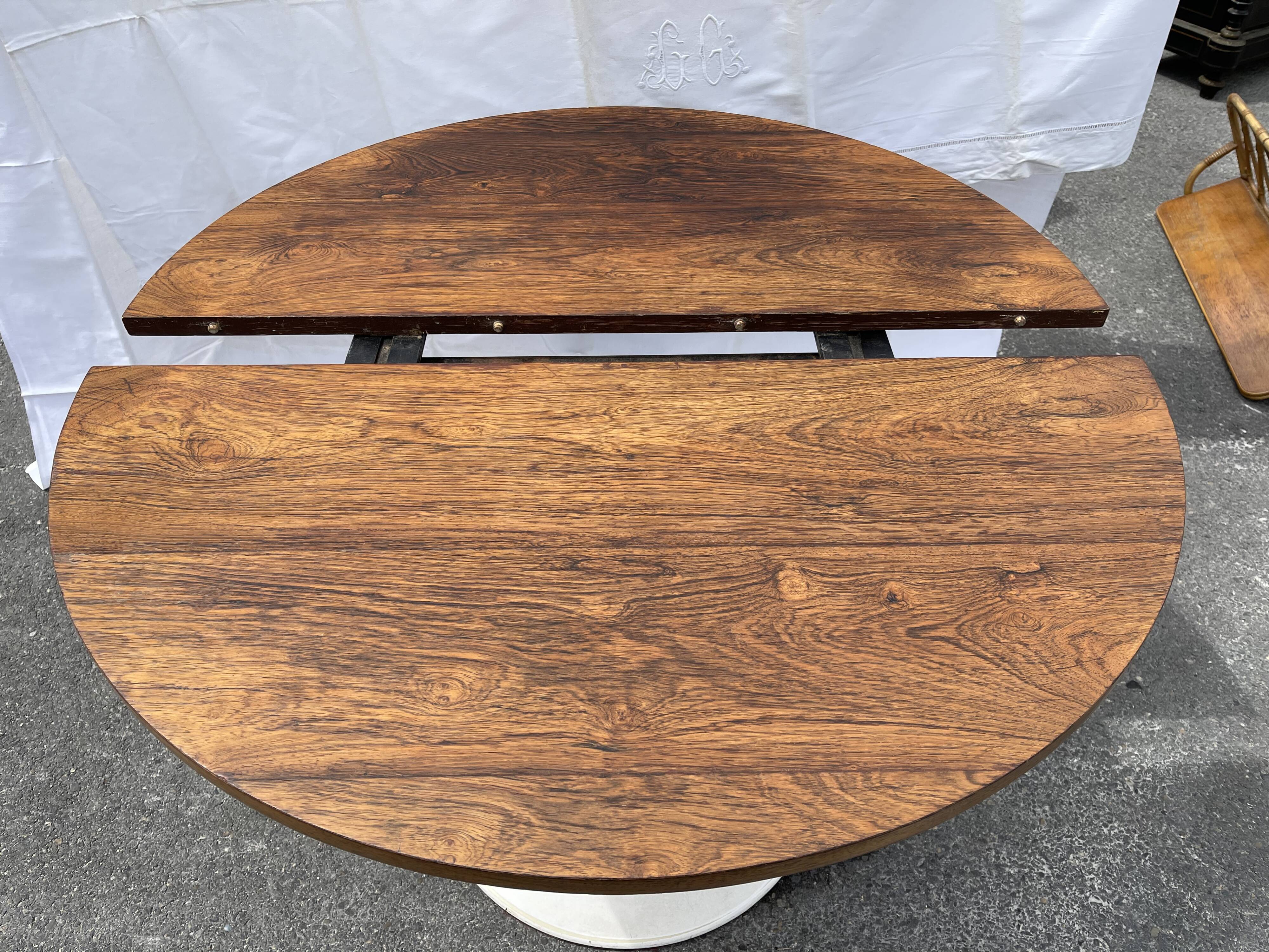 Tulip foot roundtable