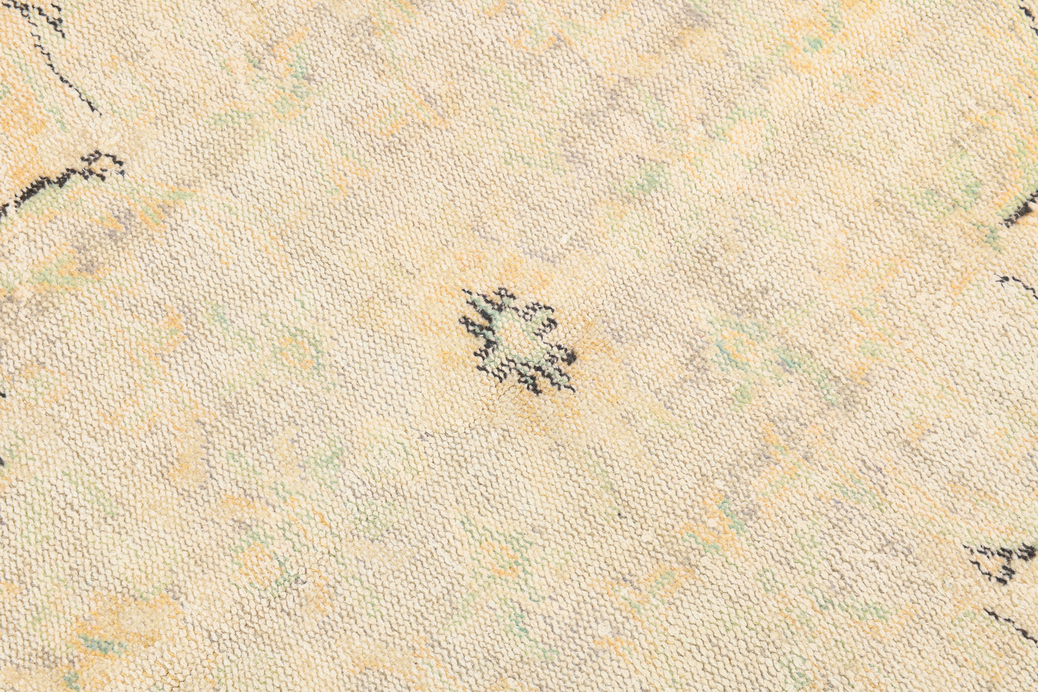 Classic faded yellow oushak rug 269x176cm