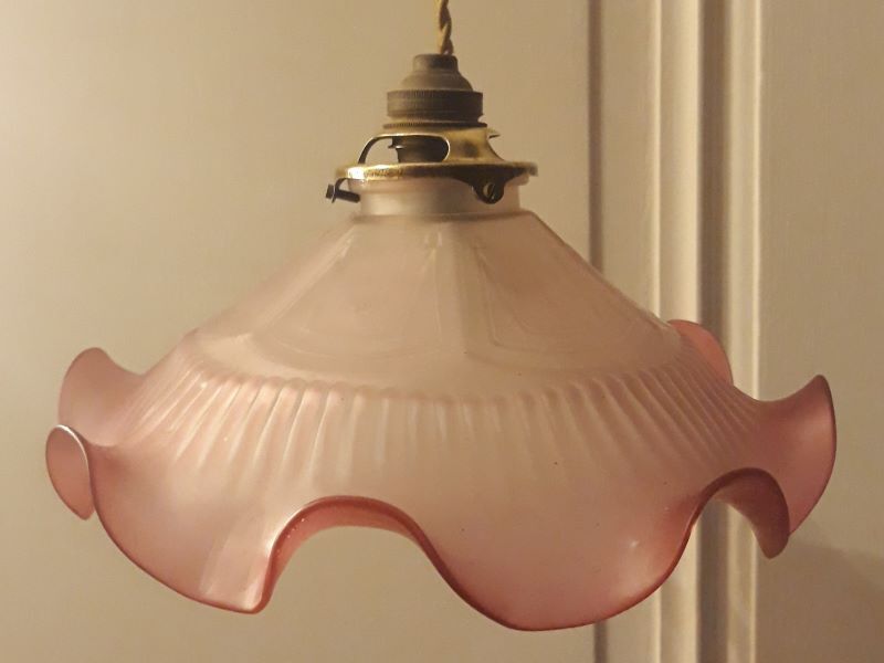 Suspension early 20th colored glass paste