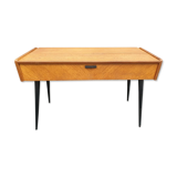 Console serves Singer Scandinavian design 1960