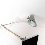 Lampe de table en acier inoxydable et de conception italienne par Flos