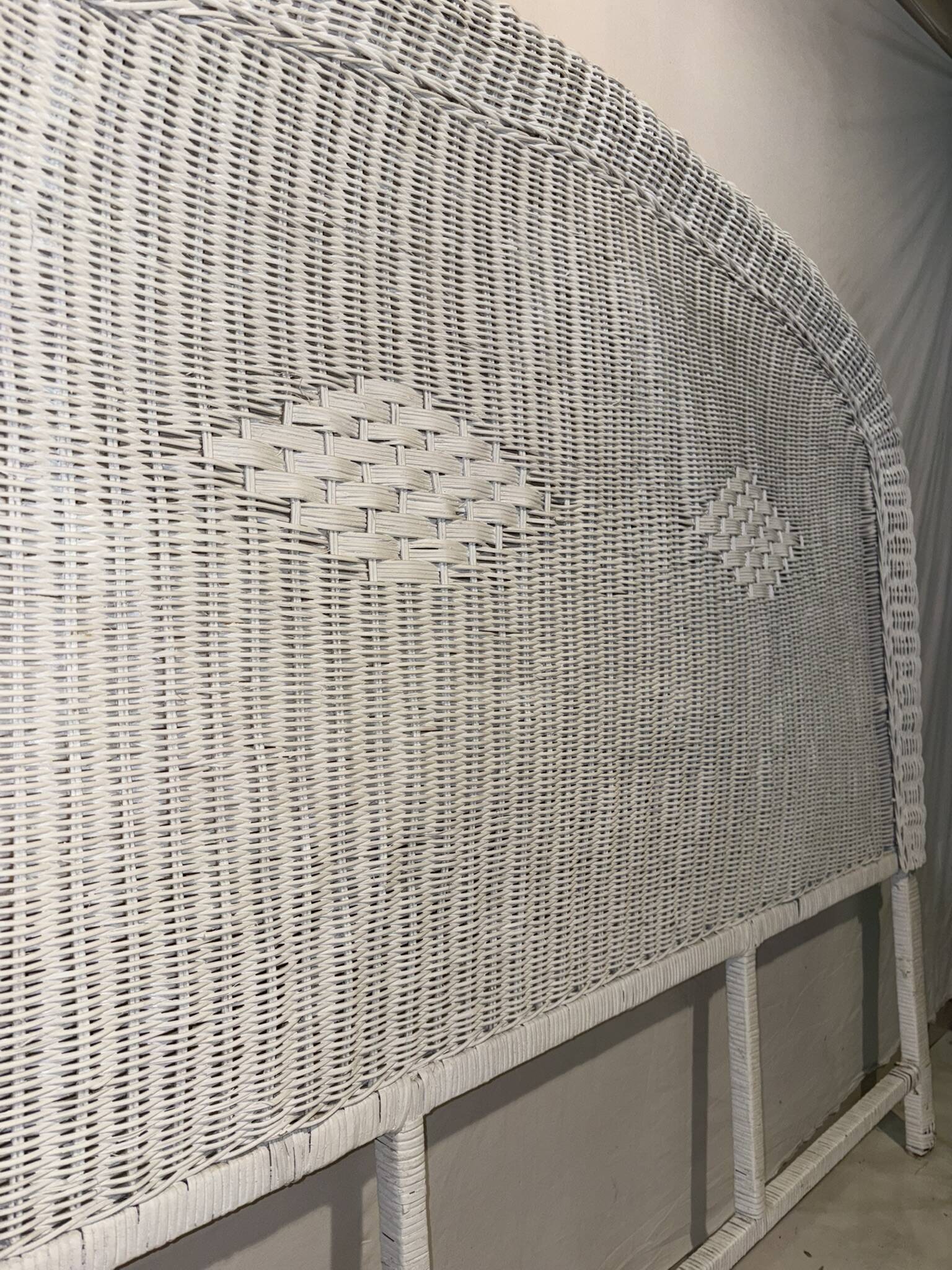 Vintage headboard in woven white rattan