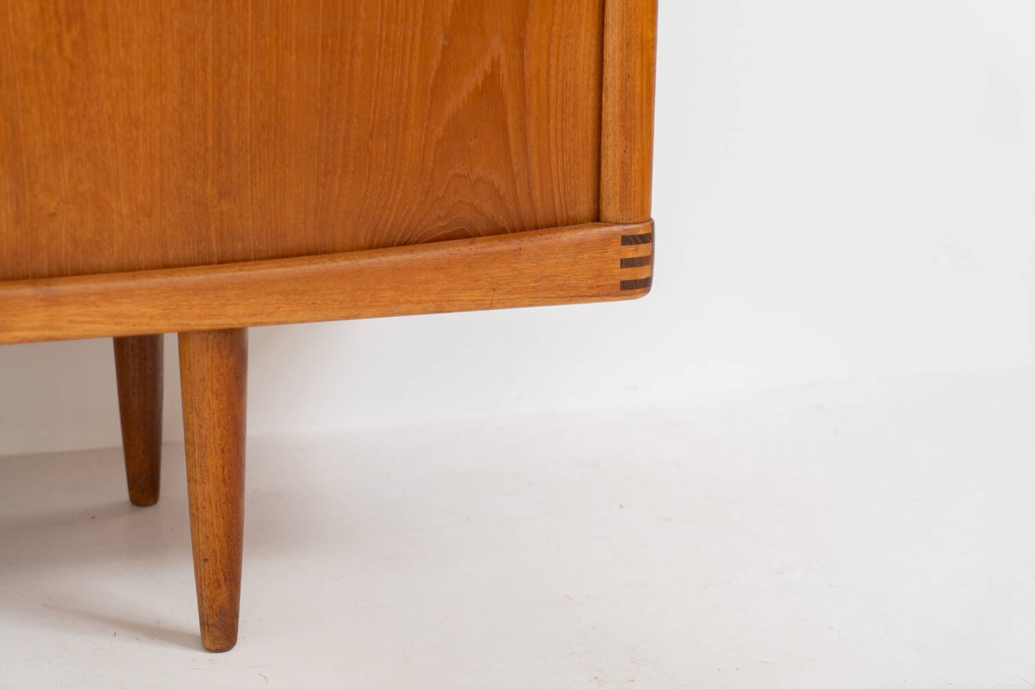 Buffet haut de Henry W. Klein pour Bramin en teck (Danemark, années 1960).