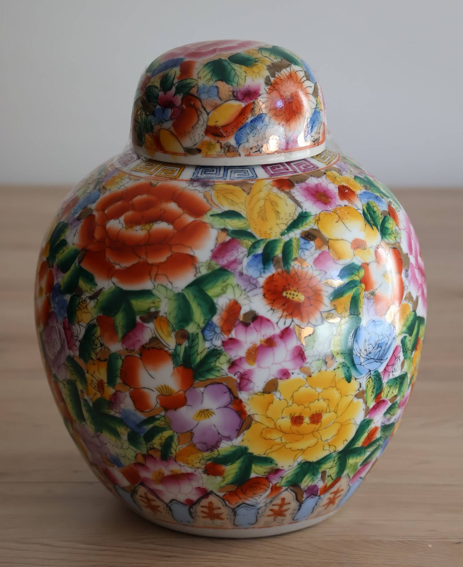 Large Chinese ginger jar with multi-colored porcelain lid
