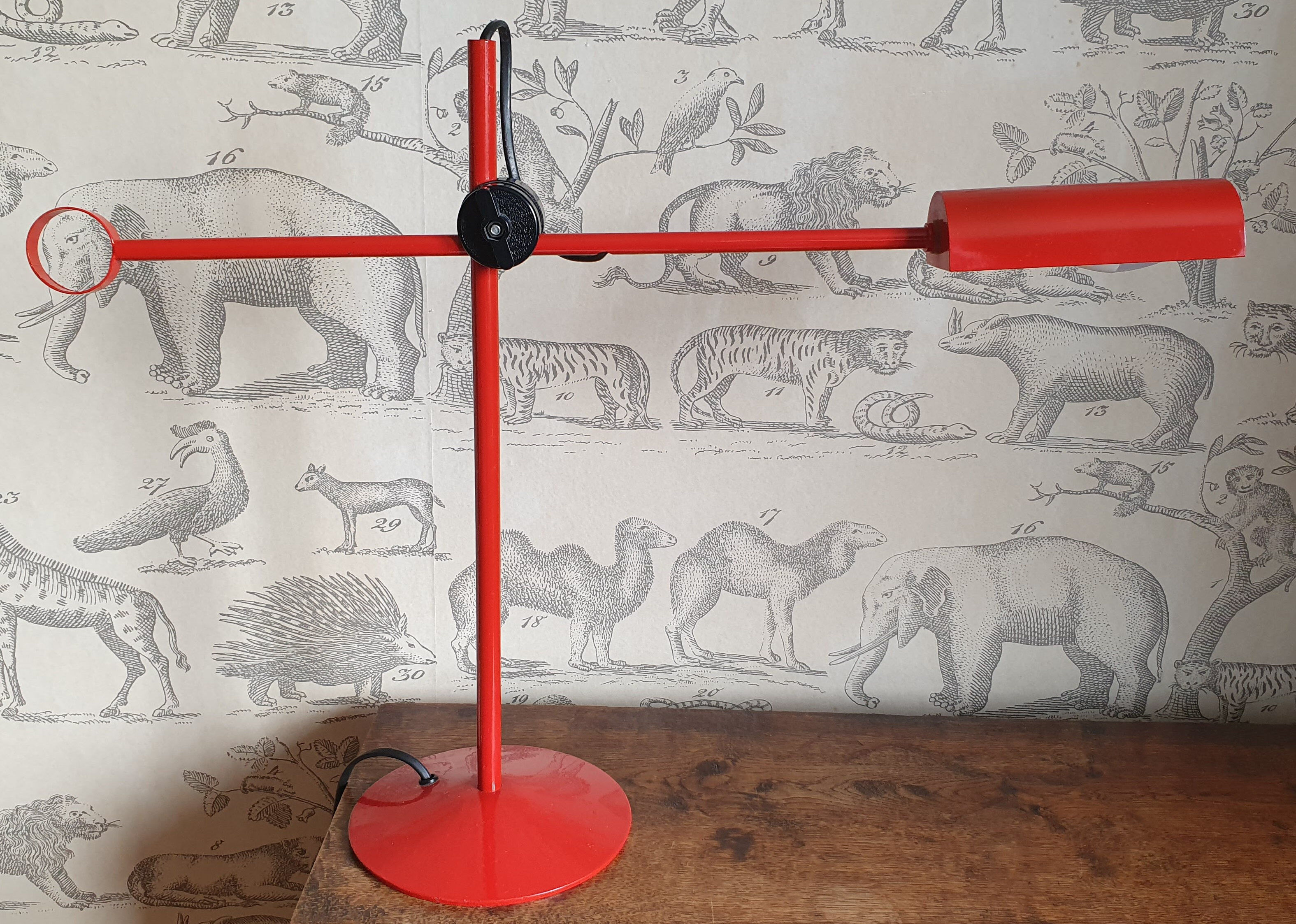 Red metal lamp design 70