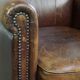 Fauteuil design en cuir de mouton aux finitions soignées et soignées