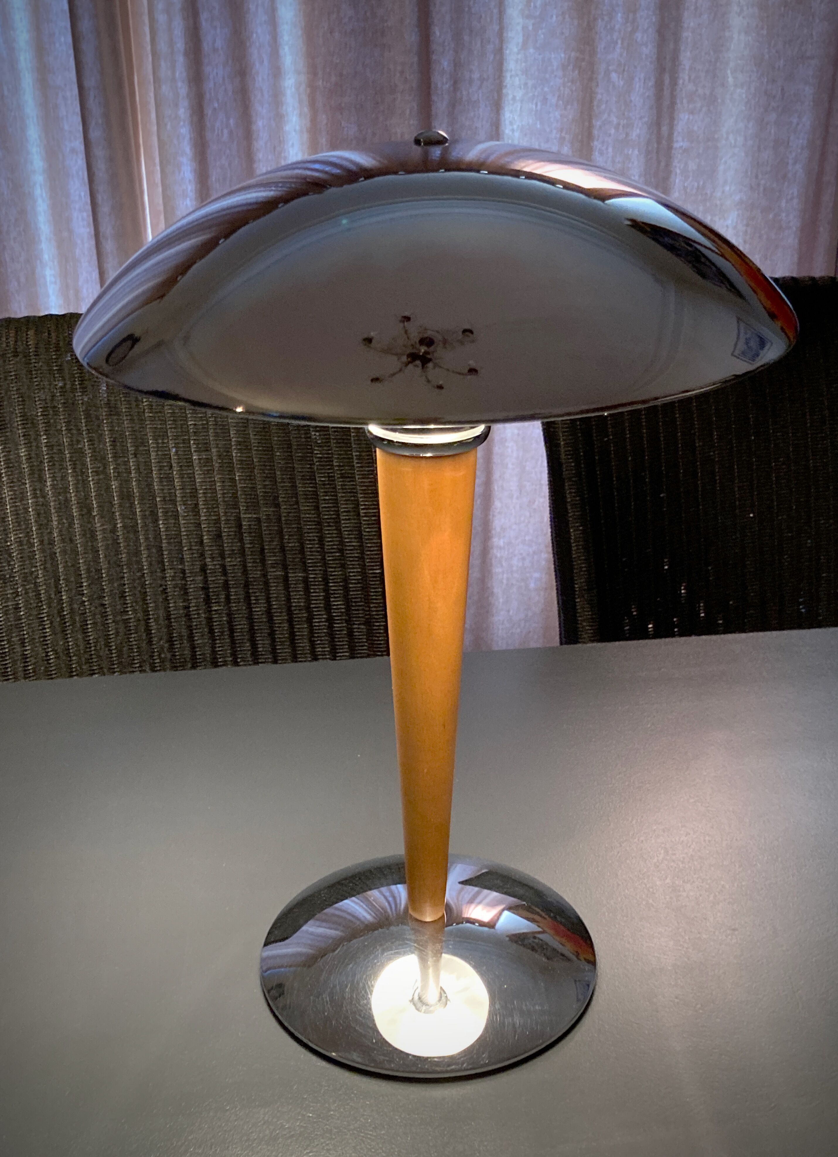 Desk lamp model Titan GB Geprüfte Sichereit