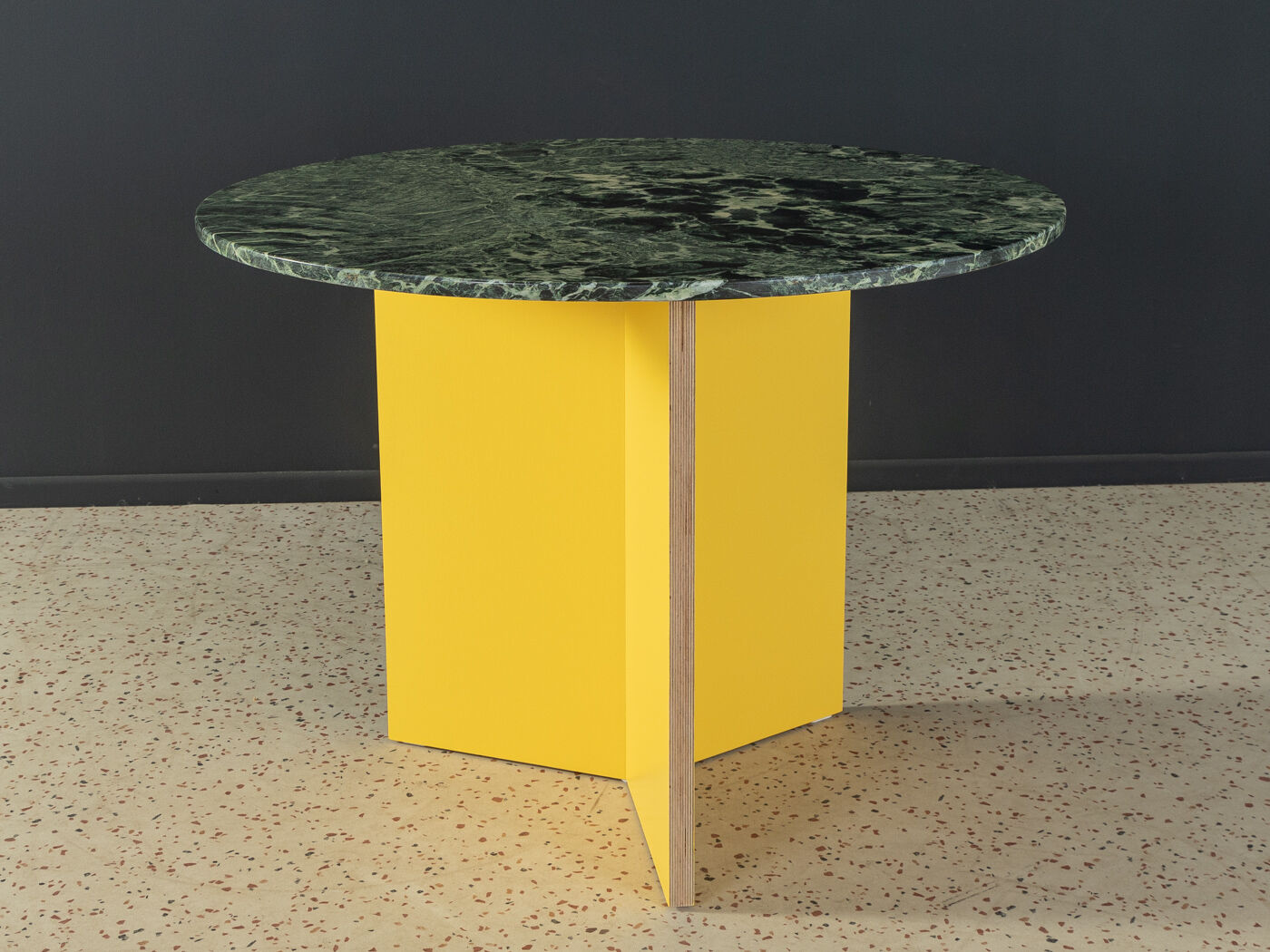 Marble dining table, ø 105 cm