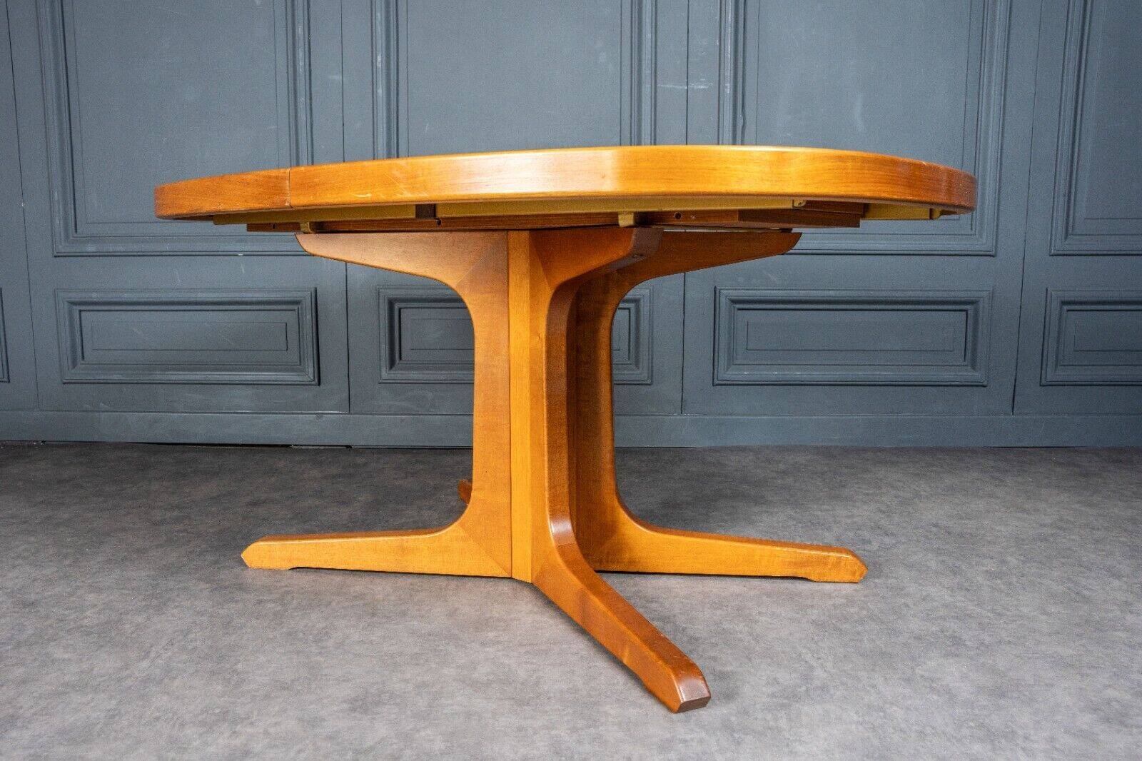 Dining room table with extensions French work 1970