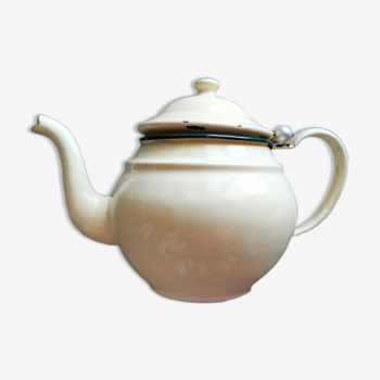 Enamelled teapot