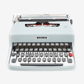 Typewriter, olivetti lettera 32 blue pastel