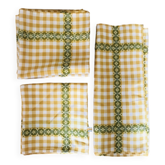 Dralon vintage table linen set from the 60s
