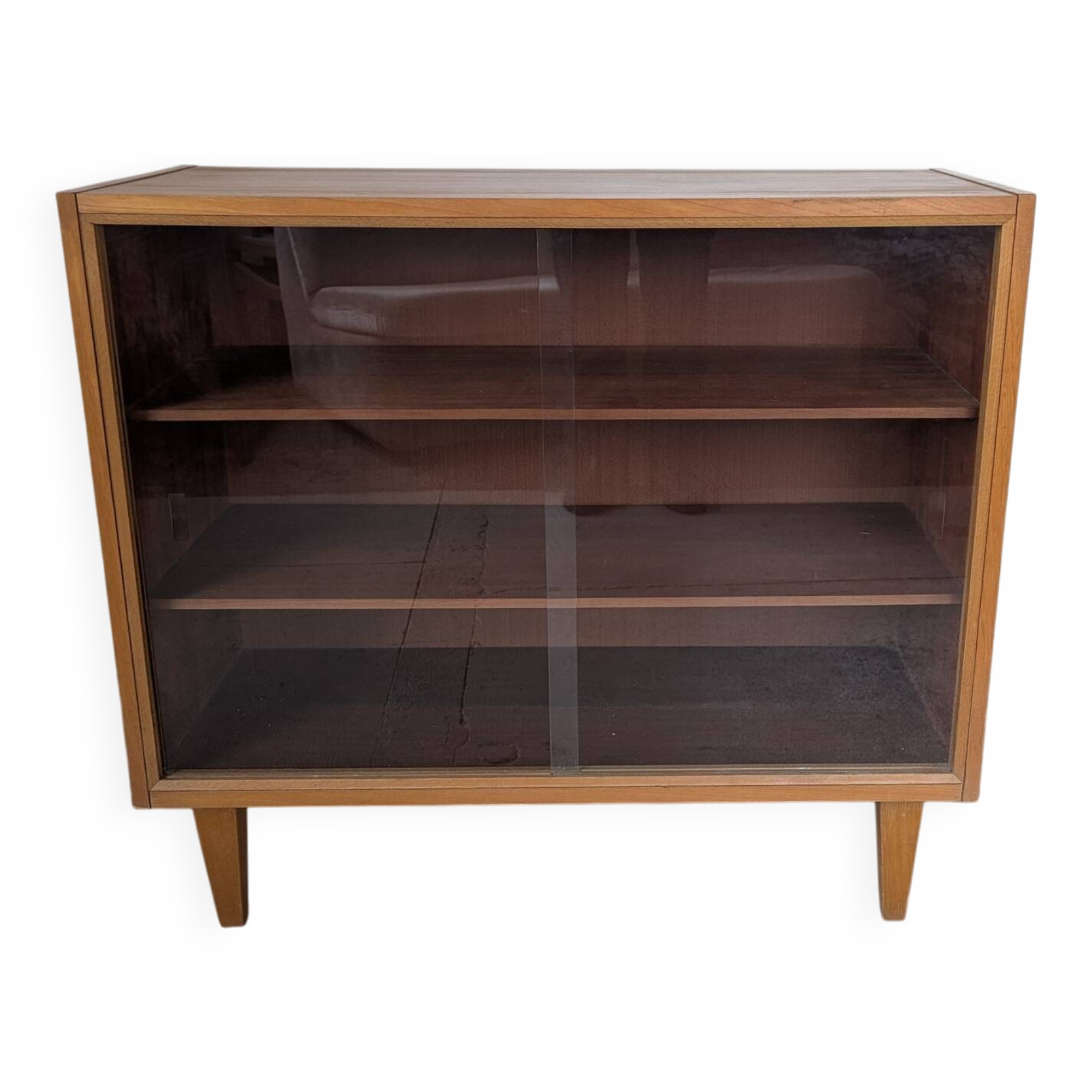 Vintage display cabinet in light wood, 1970s.