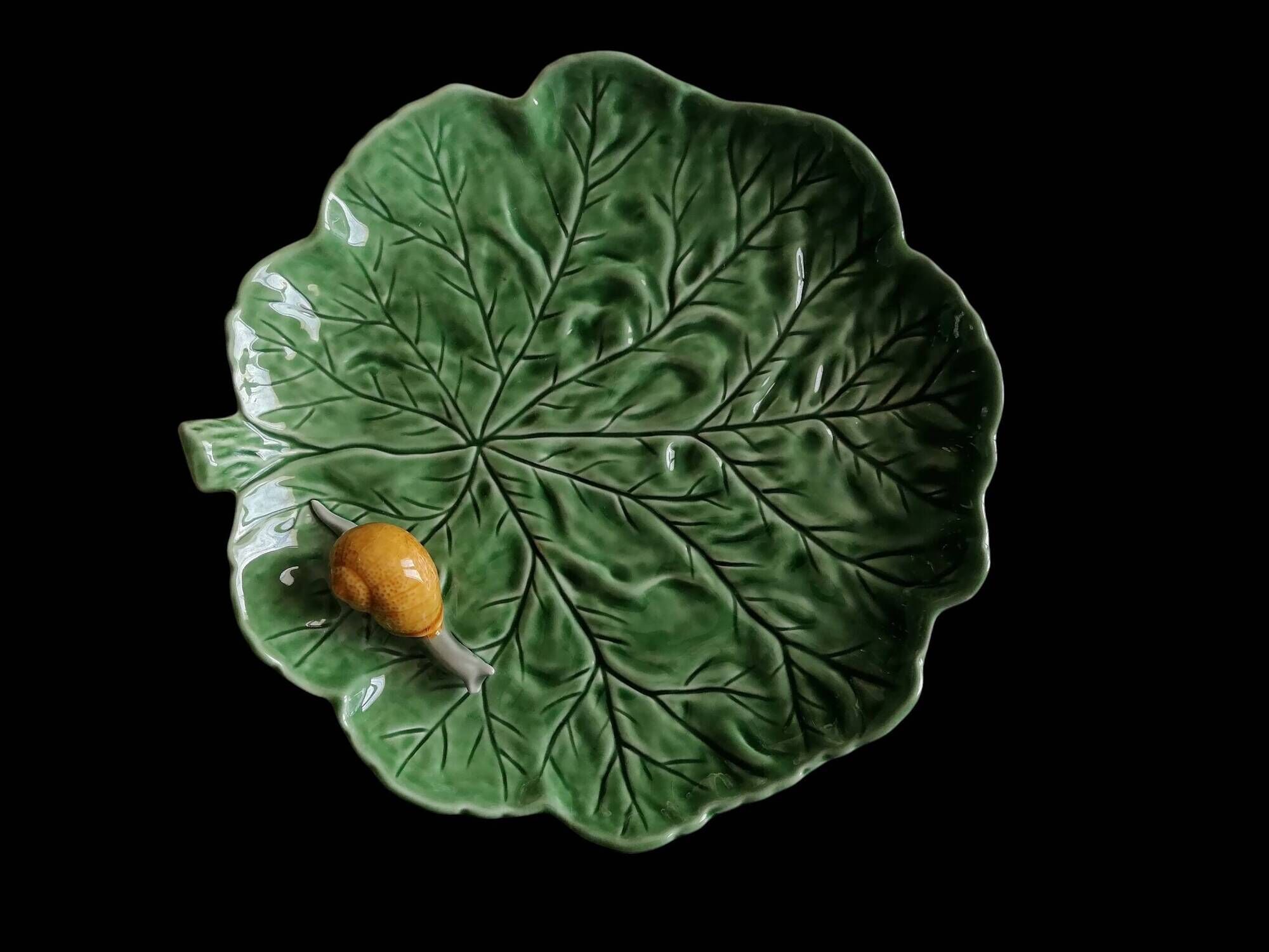 Bordallo Pinheiro cabbage leaf plate