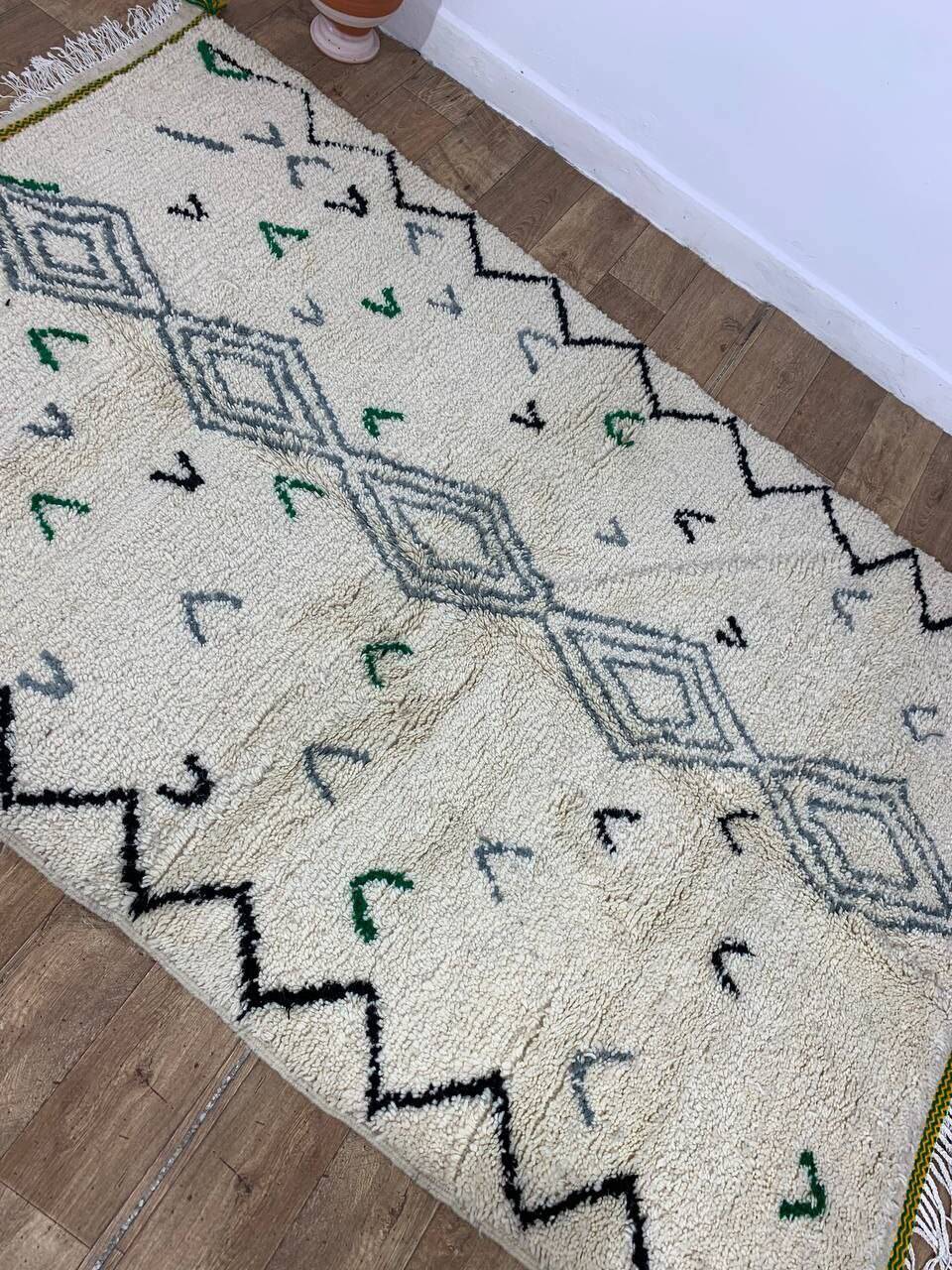 Handmade Moroccan Berber rug 250 X 158 CM