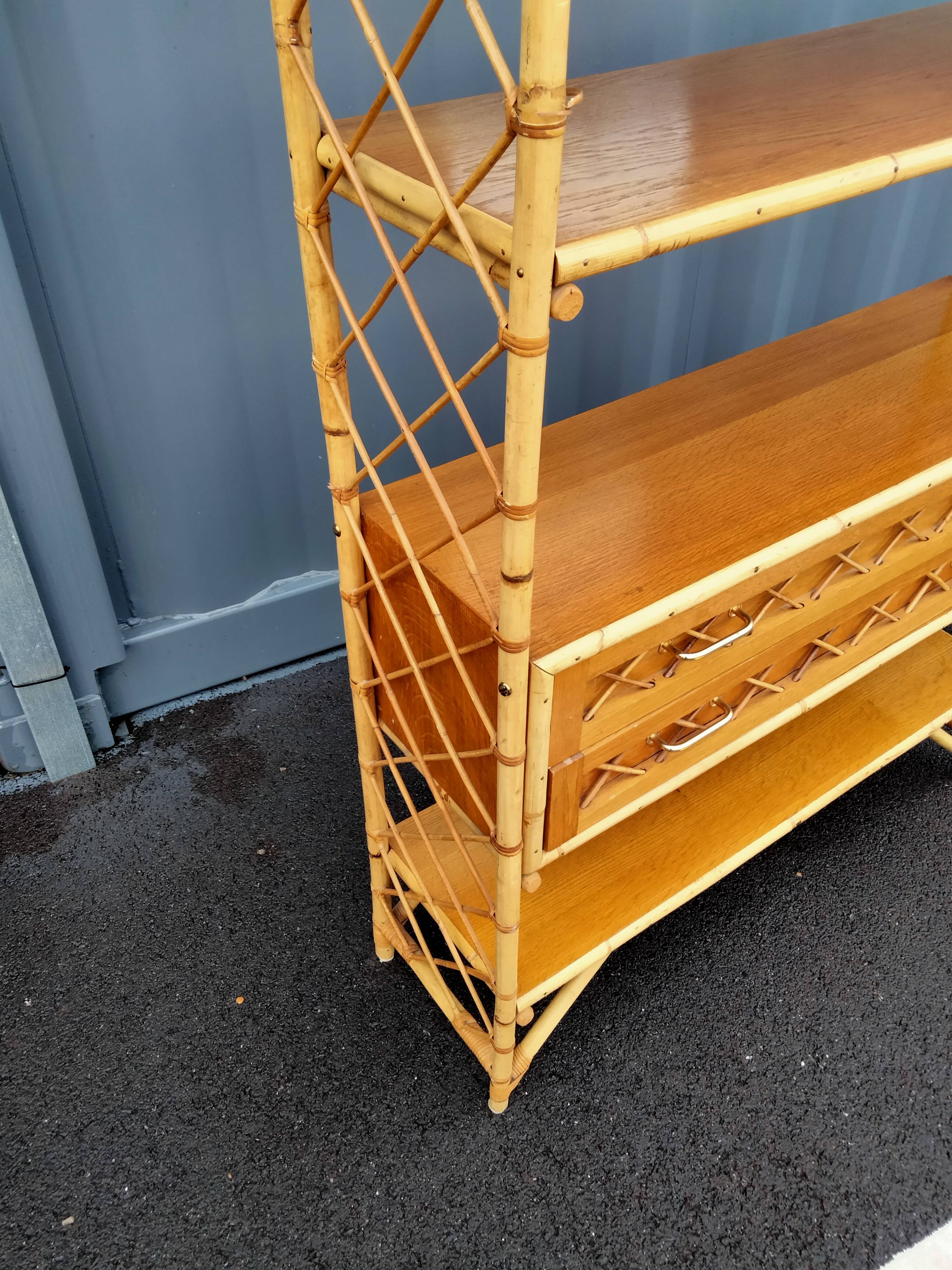 Étagère en rotin ancien vintage
