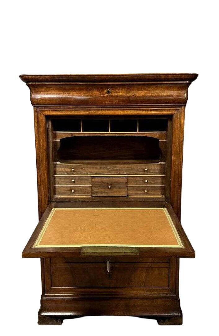 Secrétaire époque Louis Philippe a double doucine en noyer