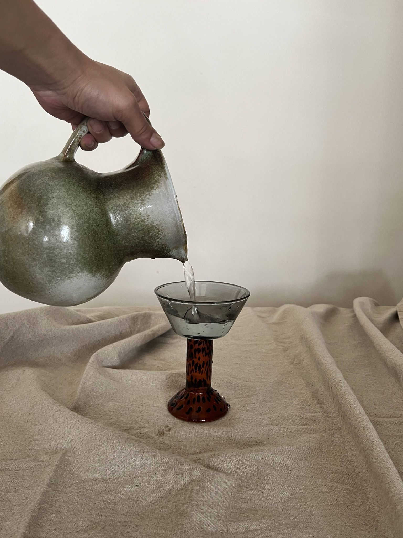 Carafe vintrage à eau / orangeade en céramique émaillée, 1950